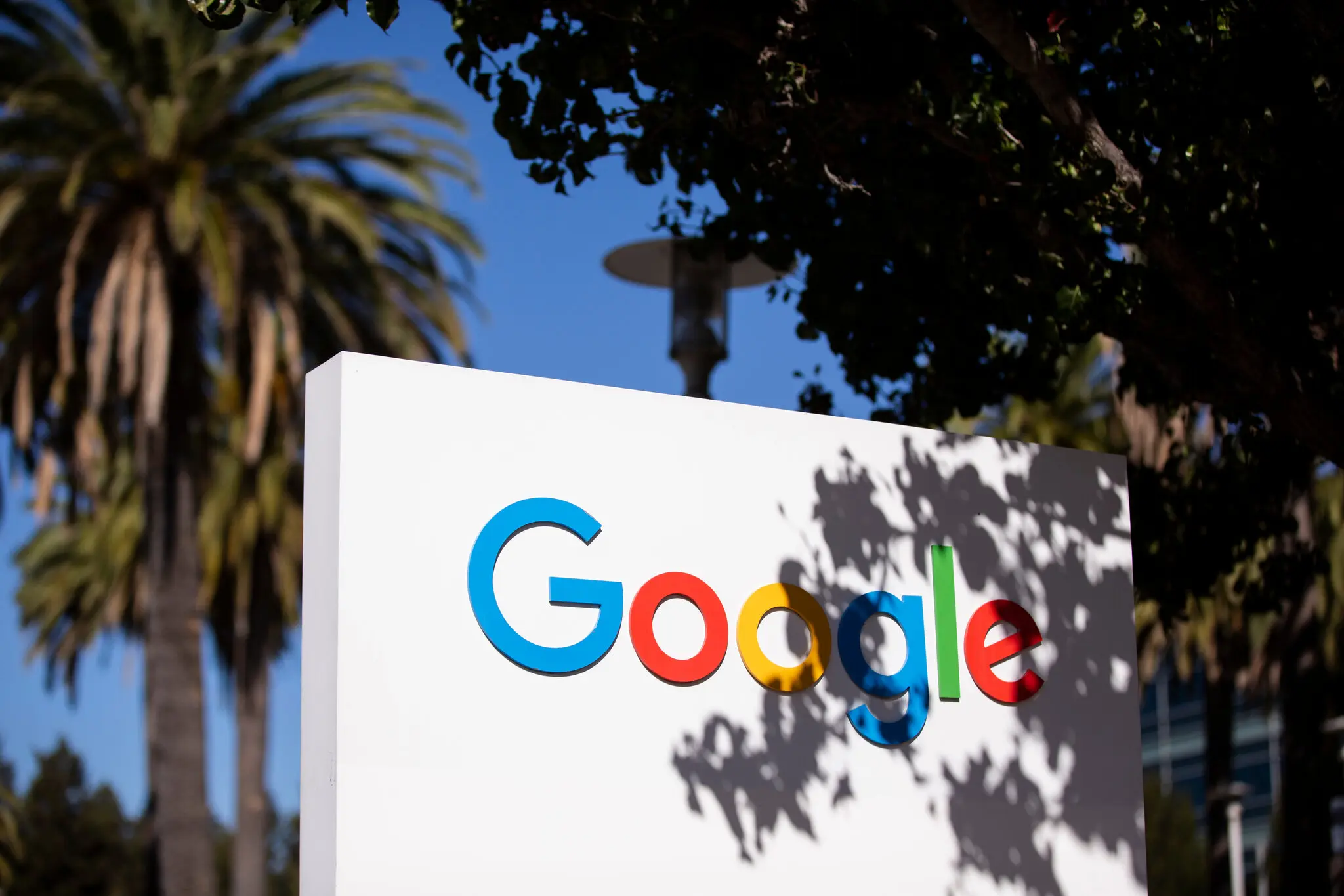 Google розробляє радикальні зміни в пошуку, щоб дати відсіч конкурентам зі штучним інтелектом